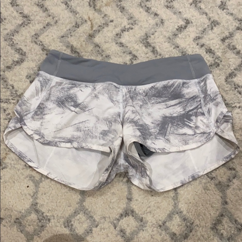 Lululemon Speed Up Shorts 2.5”